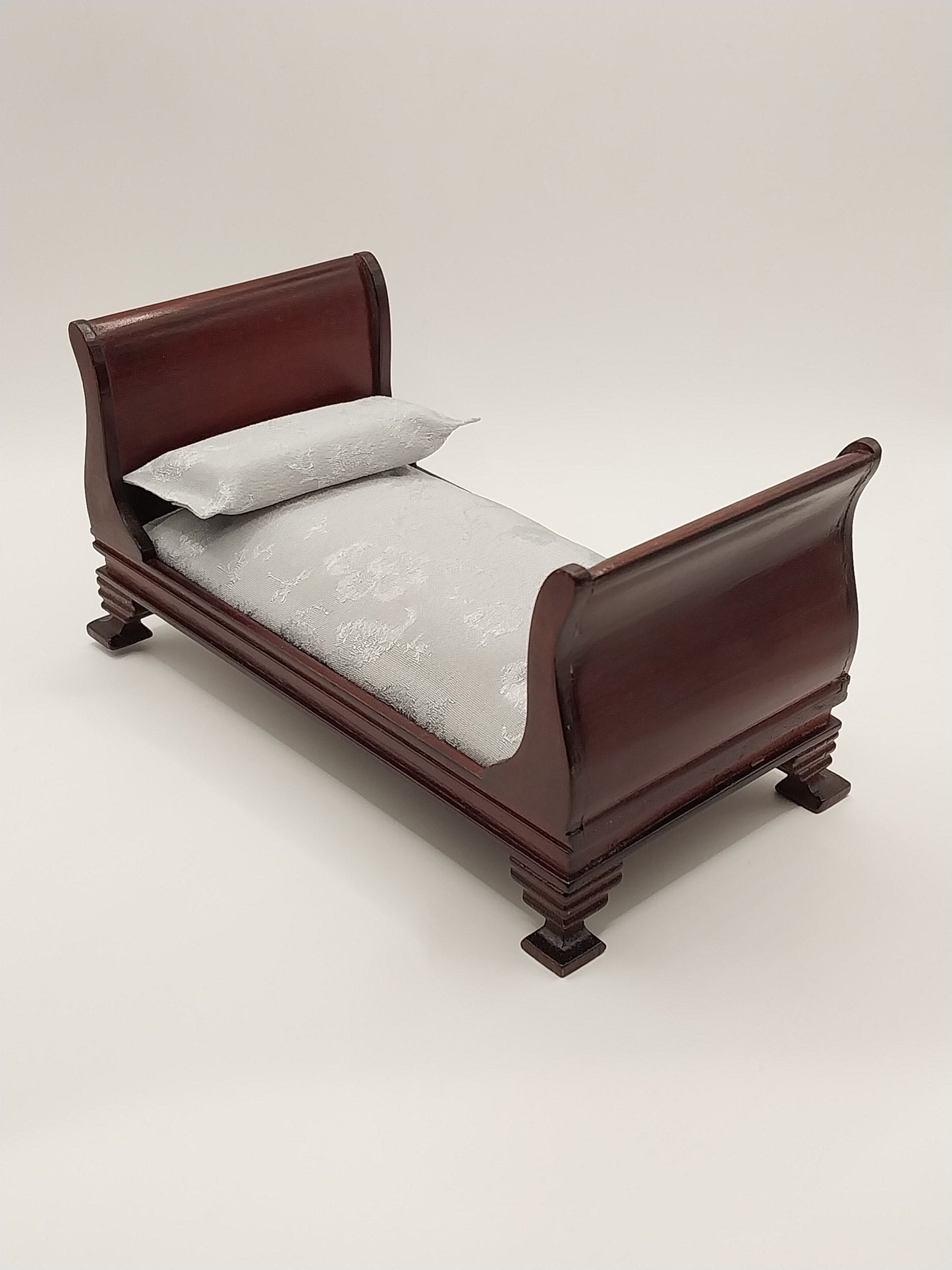 Single Sleigh Bed, Mahogany