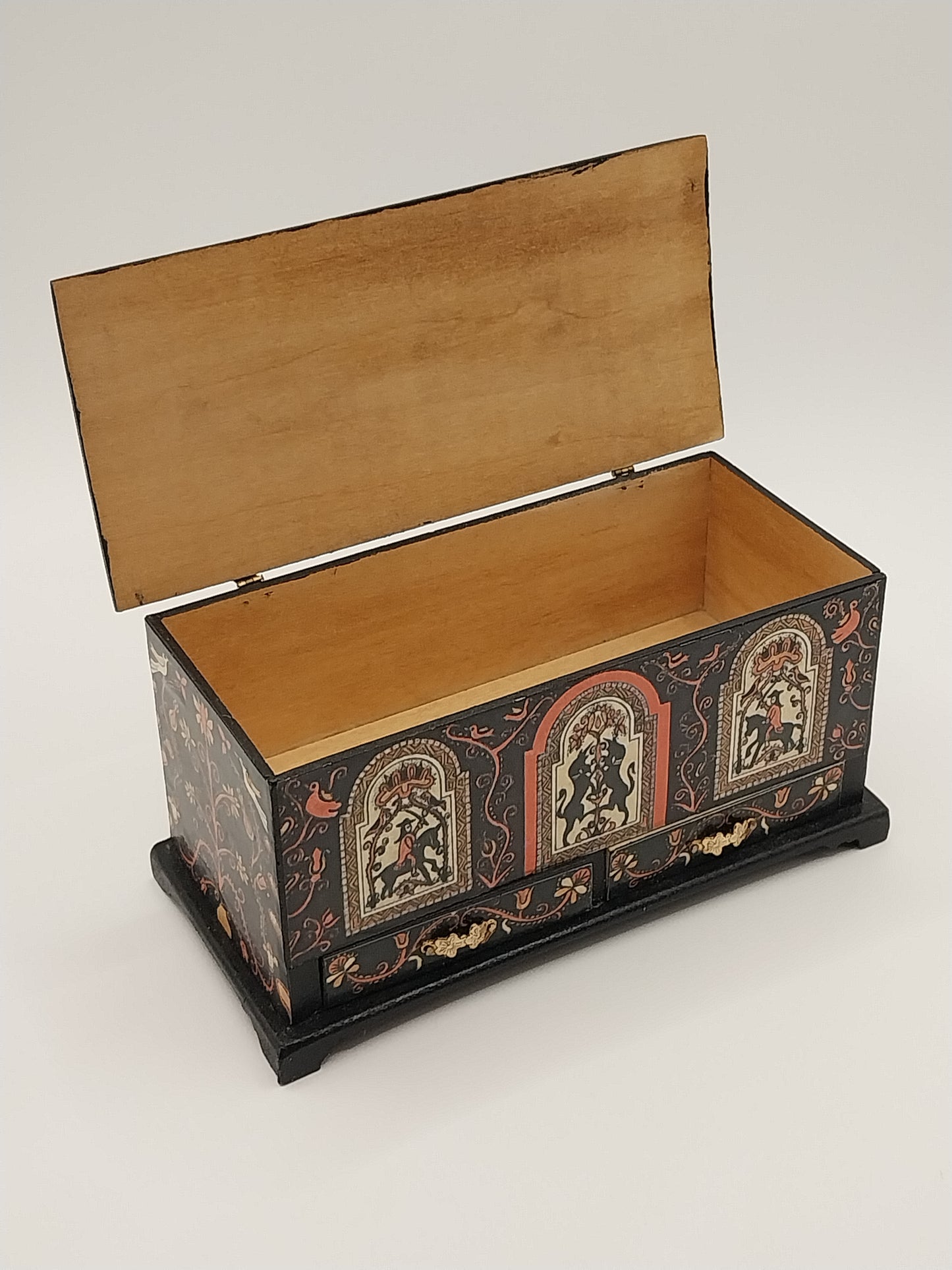 Tudor Chest With Appliques