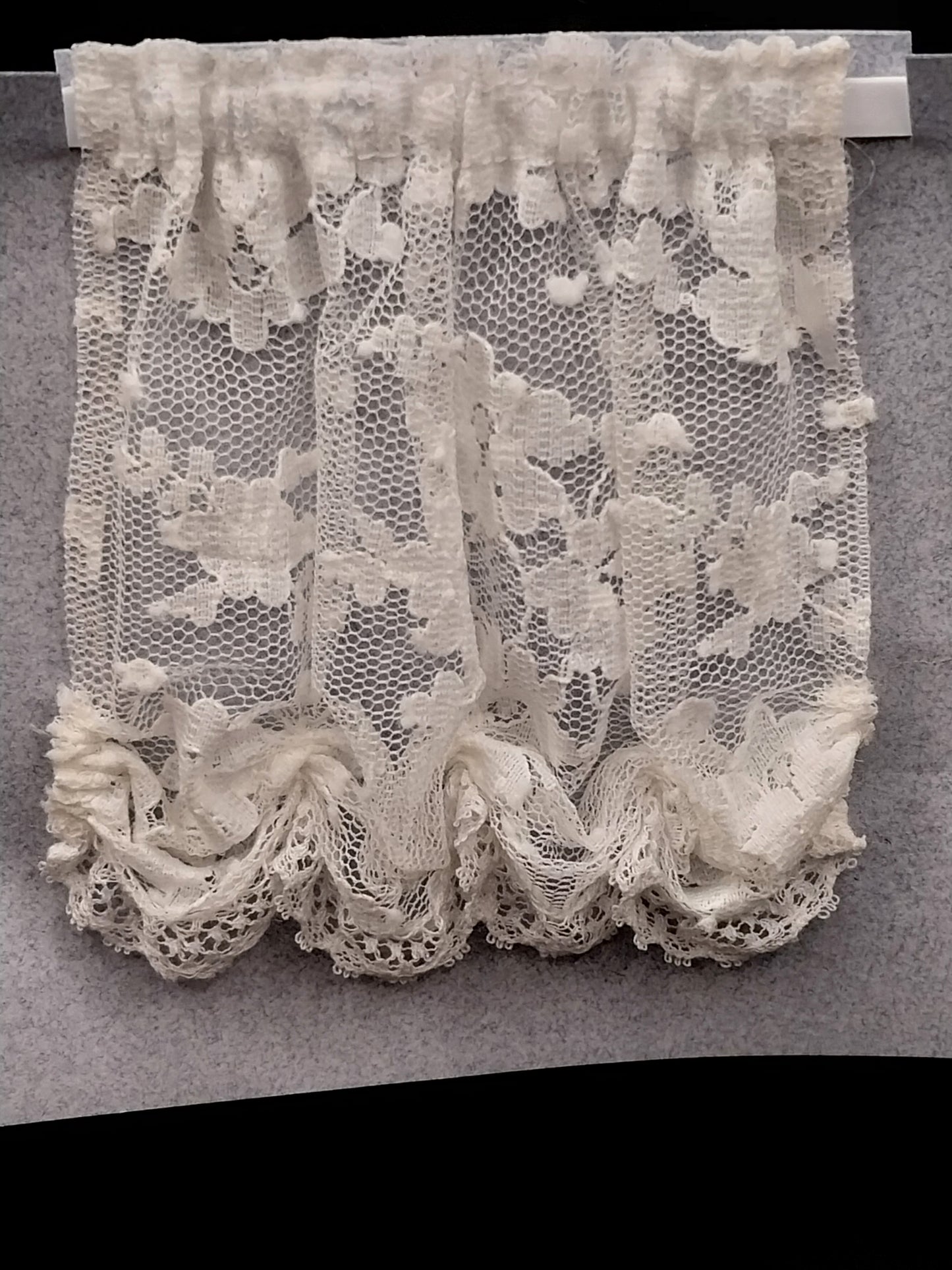 Balloon Shade, Large, Floral Lace, White