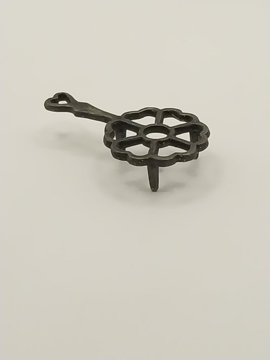 CRH1082, Trivet