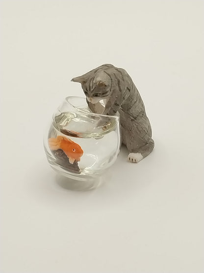 CCB0877, Cat With Fish Bowl, Grey