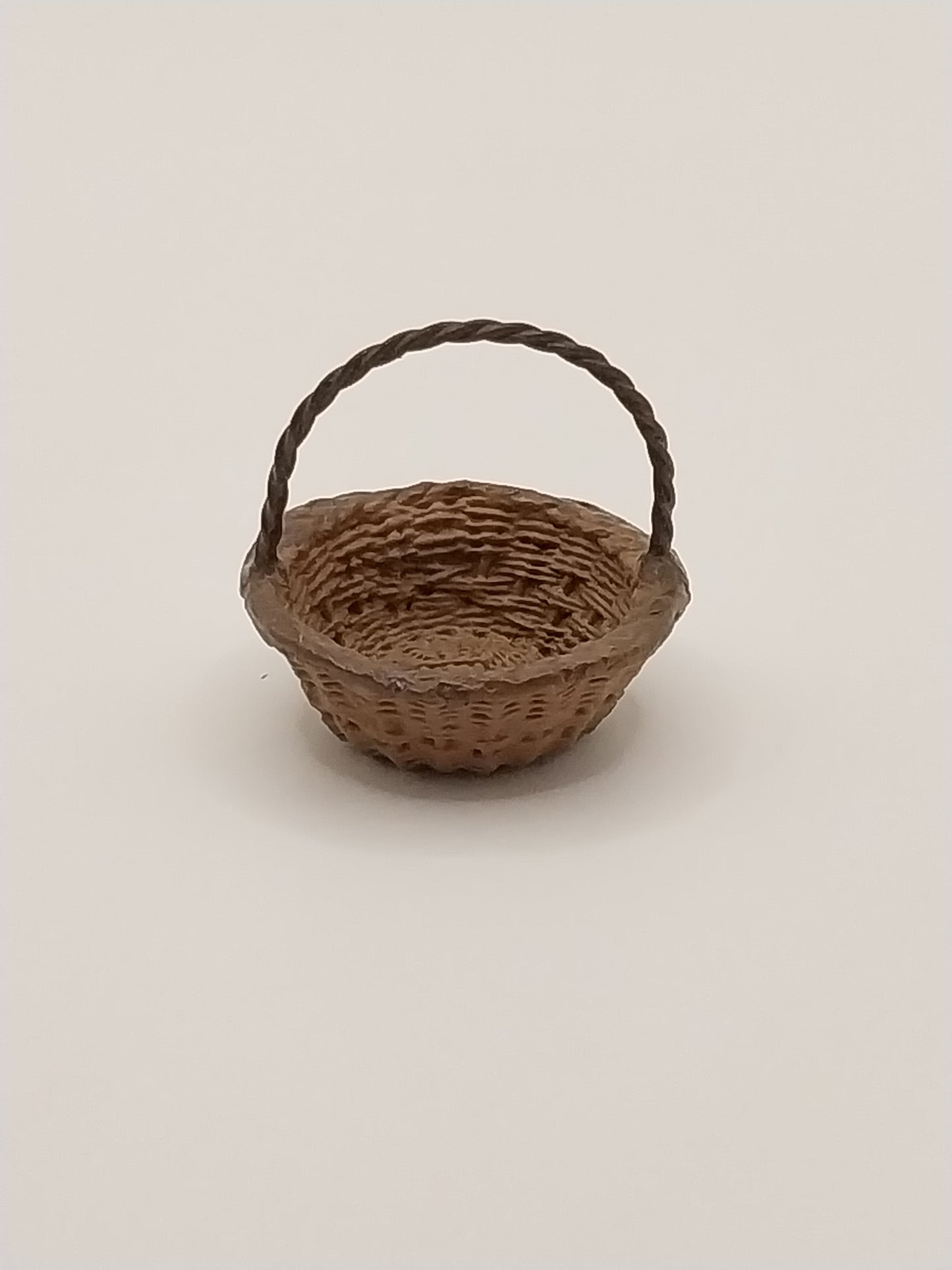 CRH1133, Round Basket With Handle, Medium