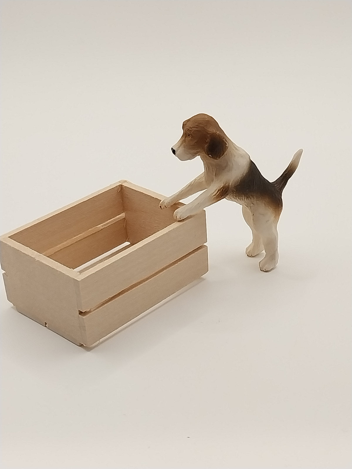 Beagle Dog, Standing – Miniature Designs, Inc.