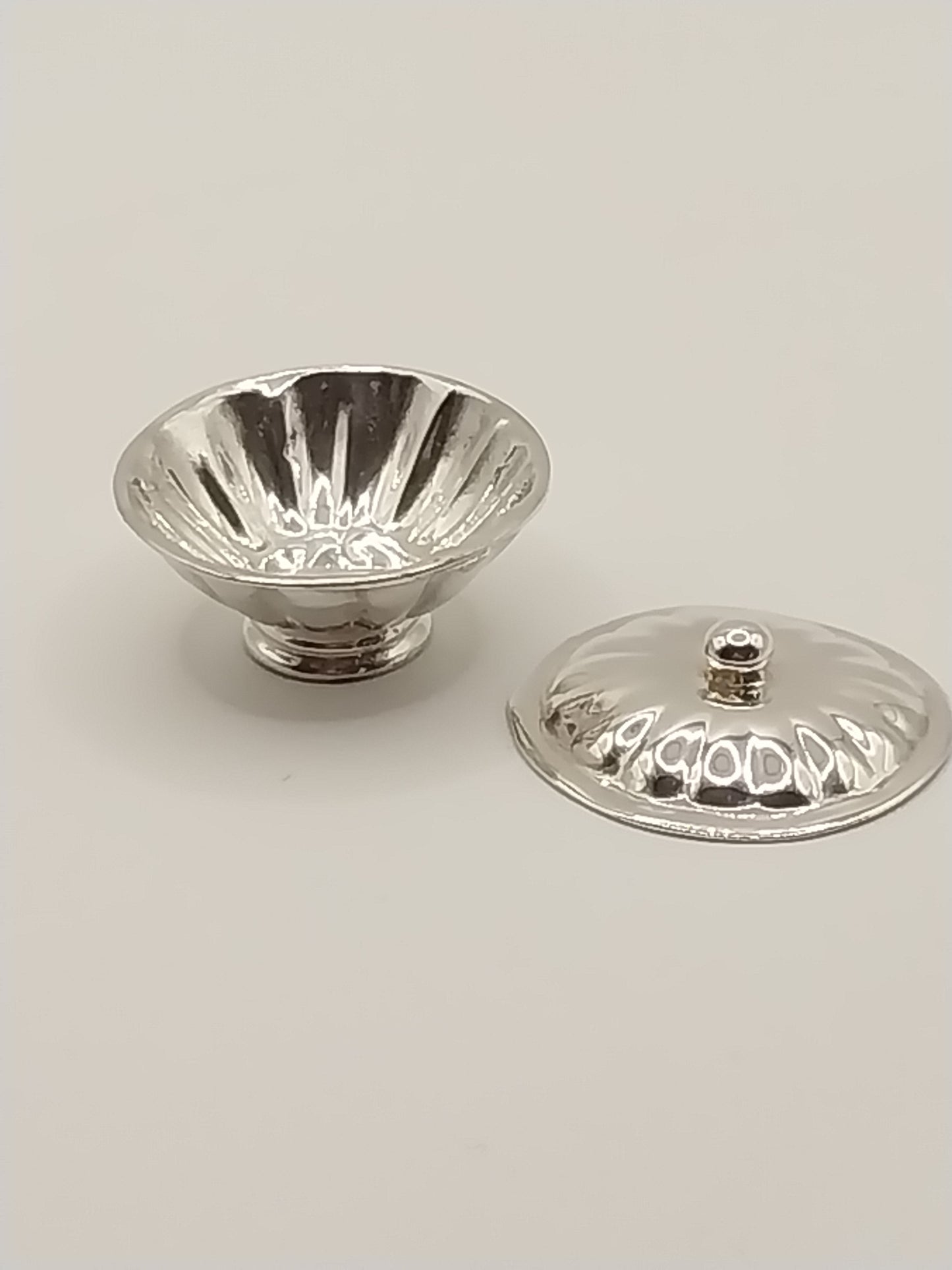 Scalloped Bowl With Lid, Sterling Silver