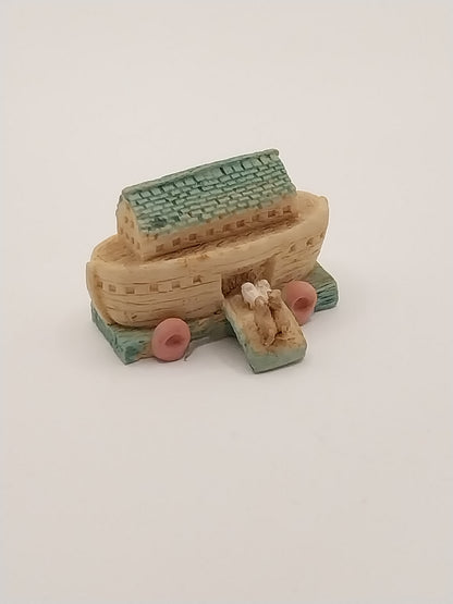 Noah's Ark & Animals Figurine