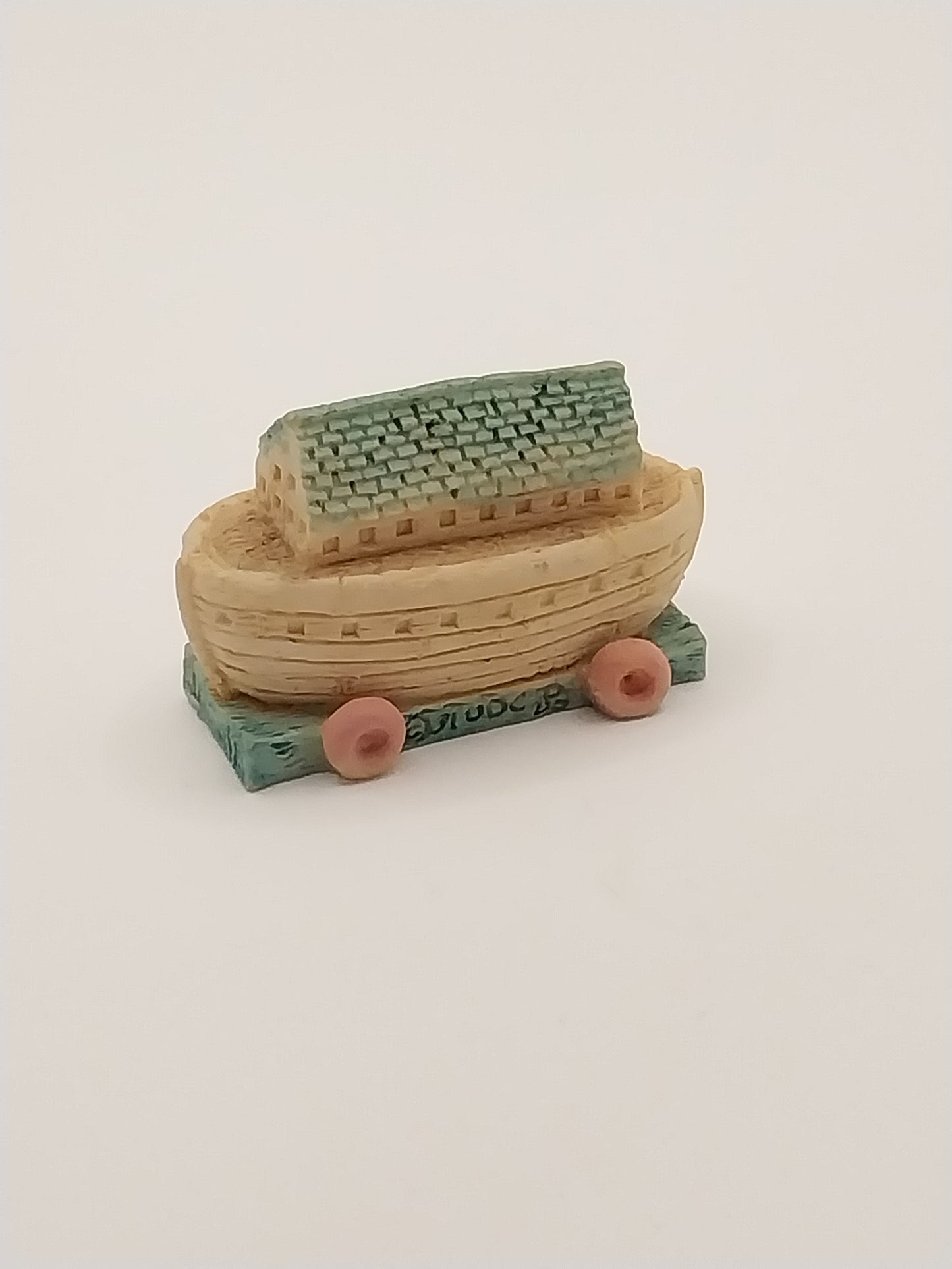 Noah's Ark & Animals Figurine