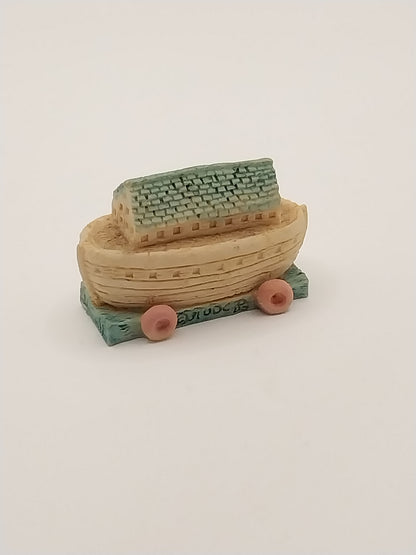 Noah's Ark & Animals Figurine