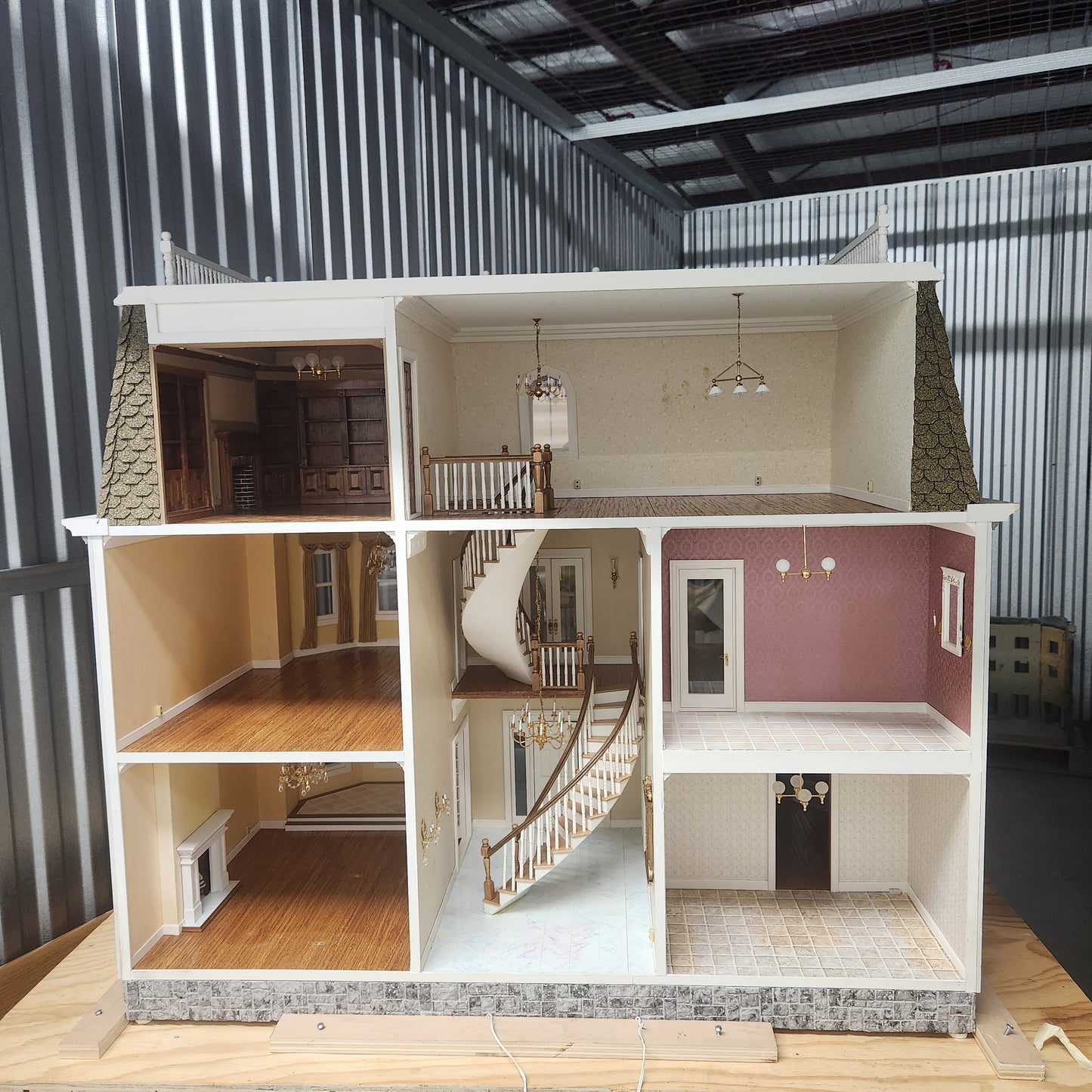 Foxhall Manor Complete with Curve Stairs