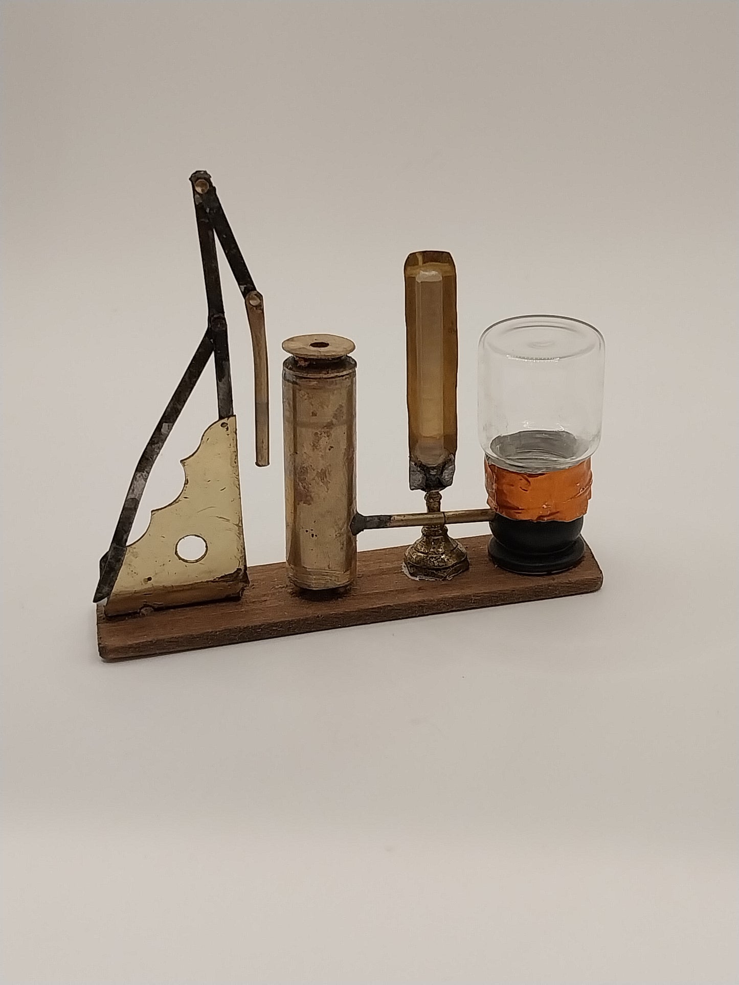 Vacuum Pump & Bell Jar