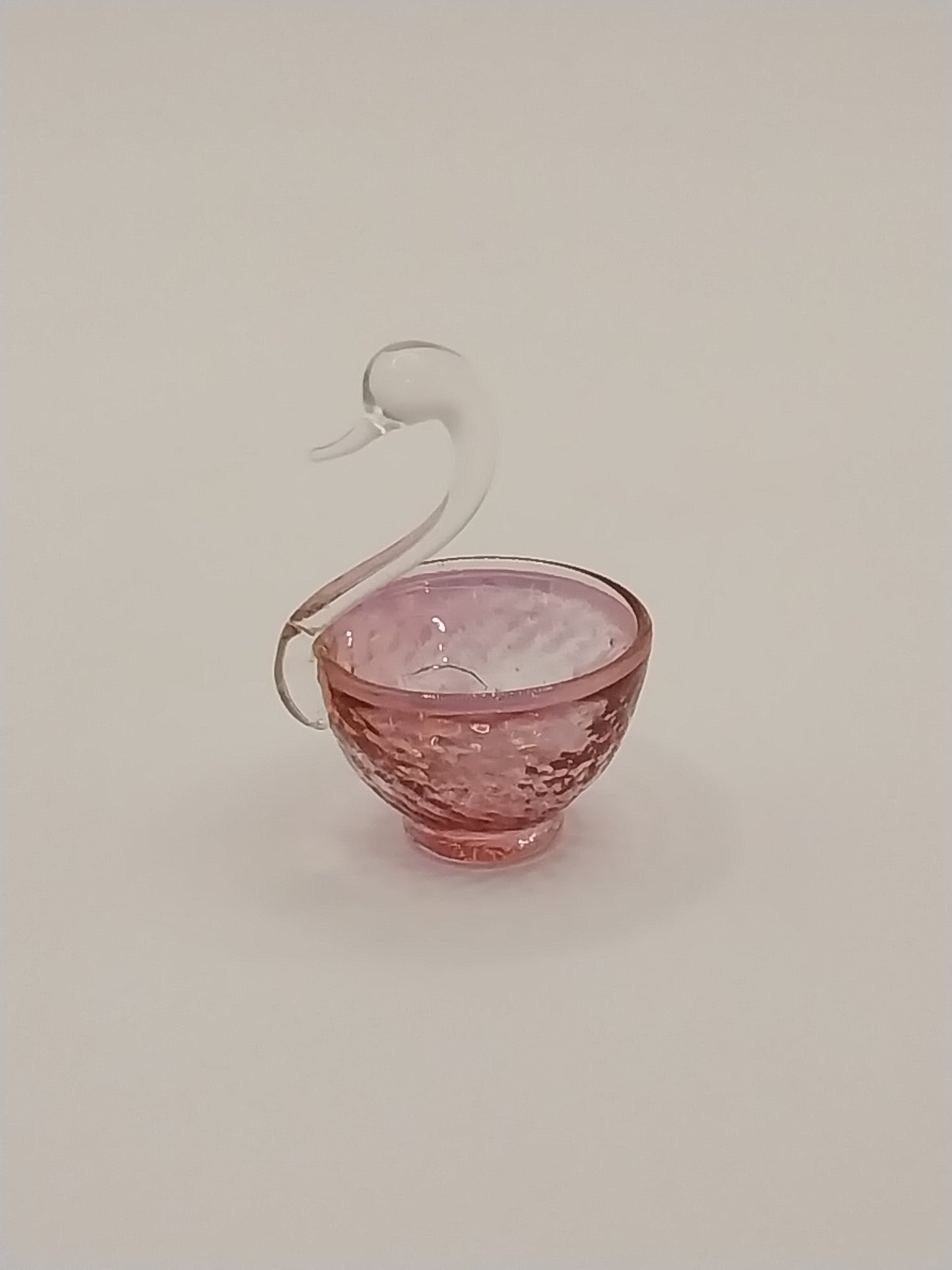 CRH1171, Swan Bowl, Cranberry