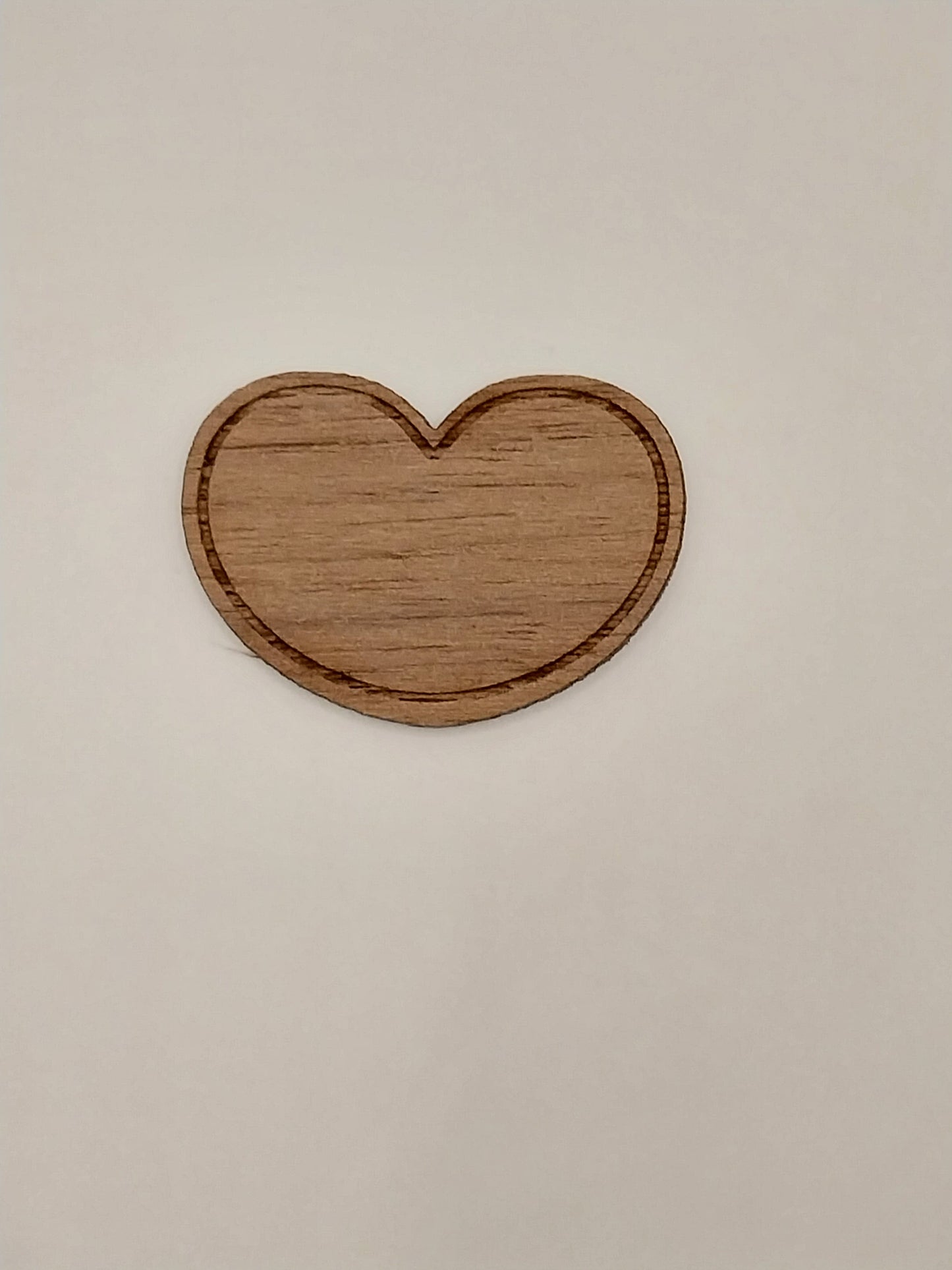 CRH1166, Cutting Board, Heart, Walnut