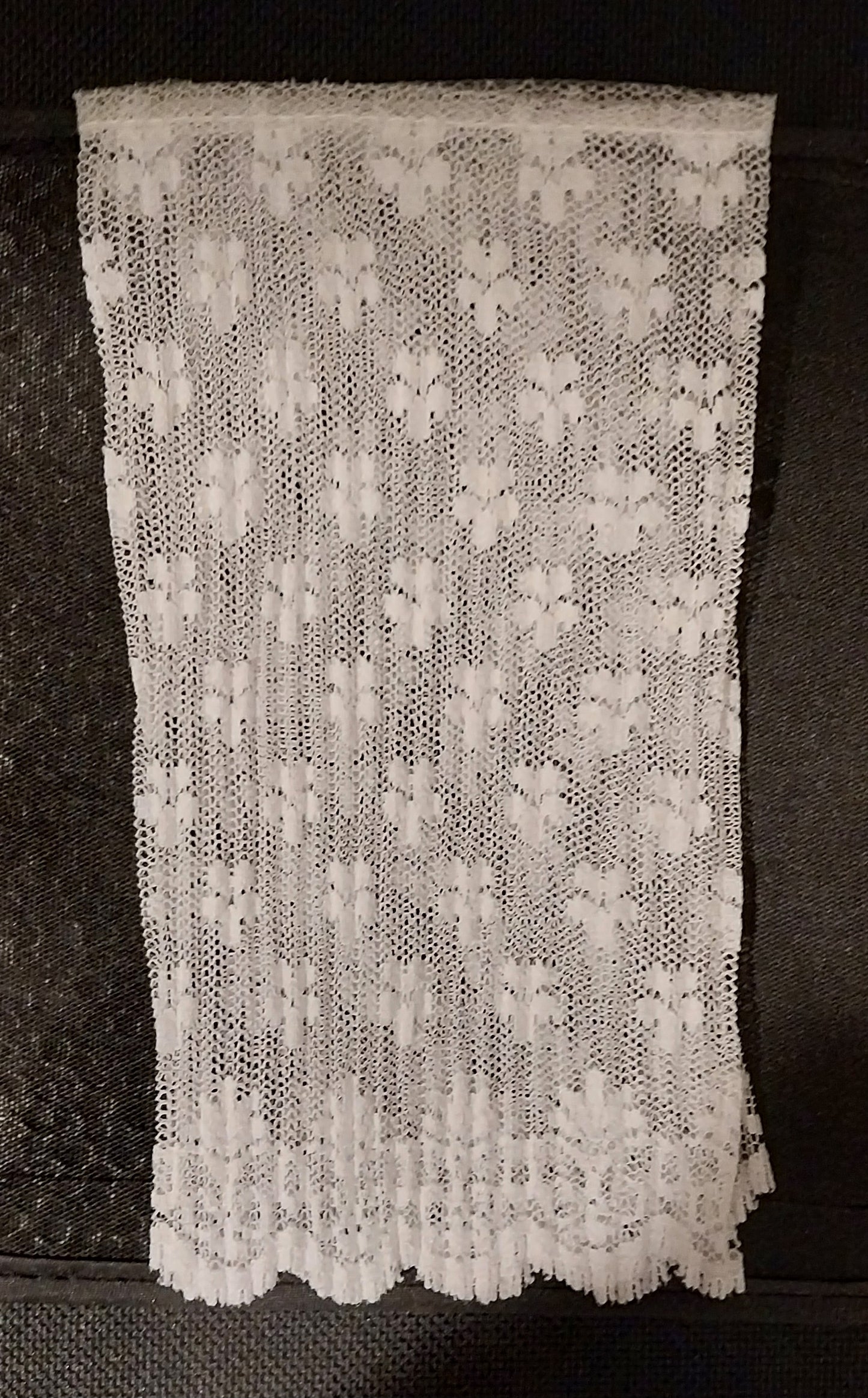 Lace Pleated White 9 X 6.25
