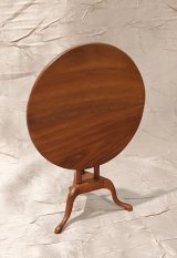 Tilt Top Round Tea Table, Cherry