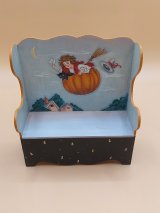 Halloween Settle Bench, HPT