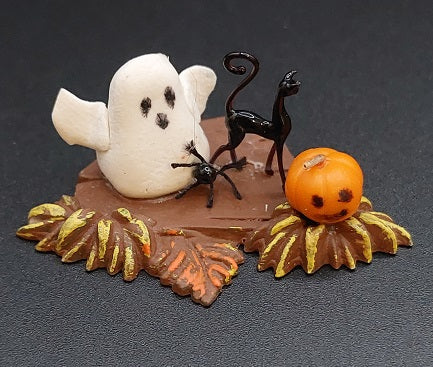 Ghost, Pumpkin, Spider Scene