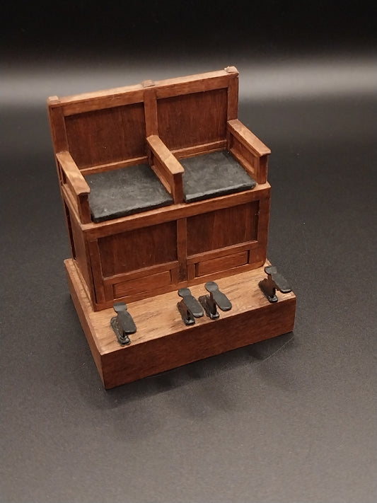 1/2" Scale Shoe Shine Stand