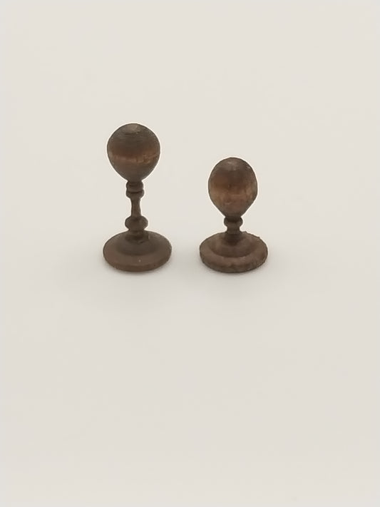 1/4" Scale Hat or Wig Stand, Turned, 2pc