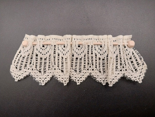 Elizabeth Lace Valance, Ecru