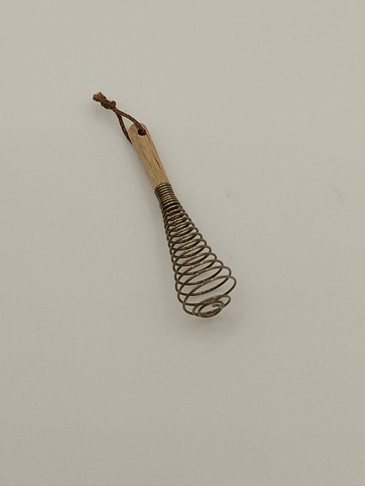 CEA123, Whisk, Wooden Handle