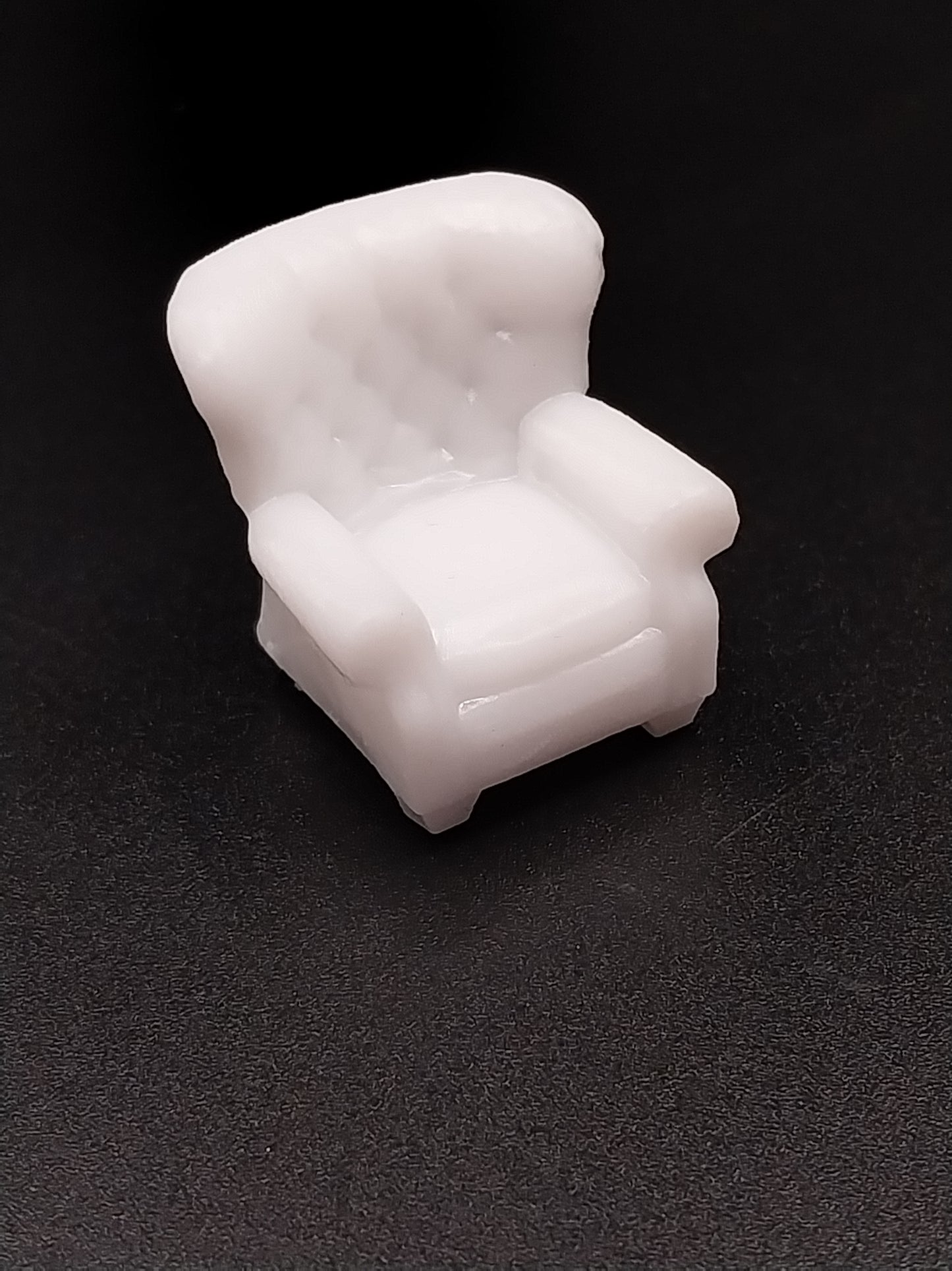 1/4" Scale Plush Chair