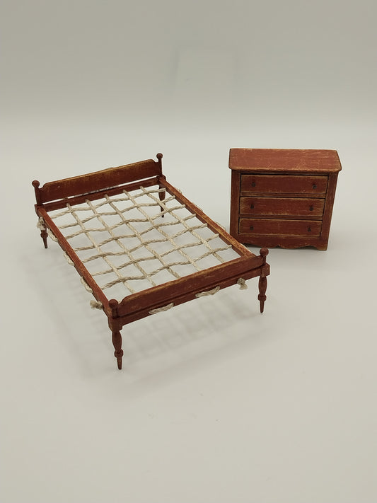 1/2" Scale Rope Bed & Dresser, Shabby Rusted Red