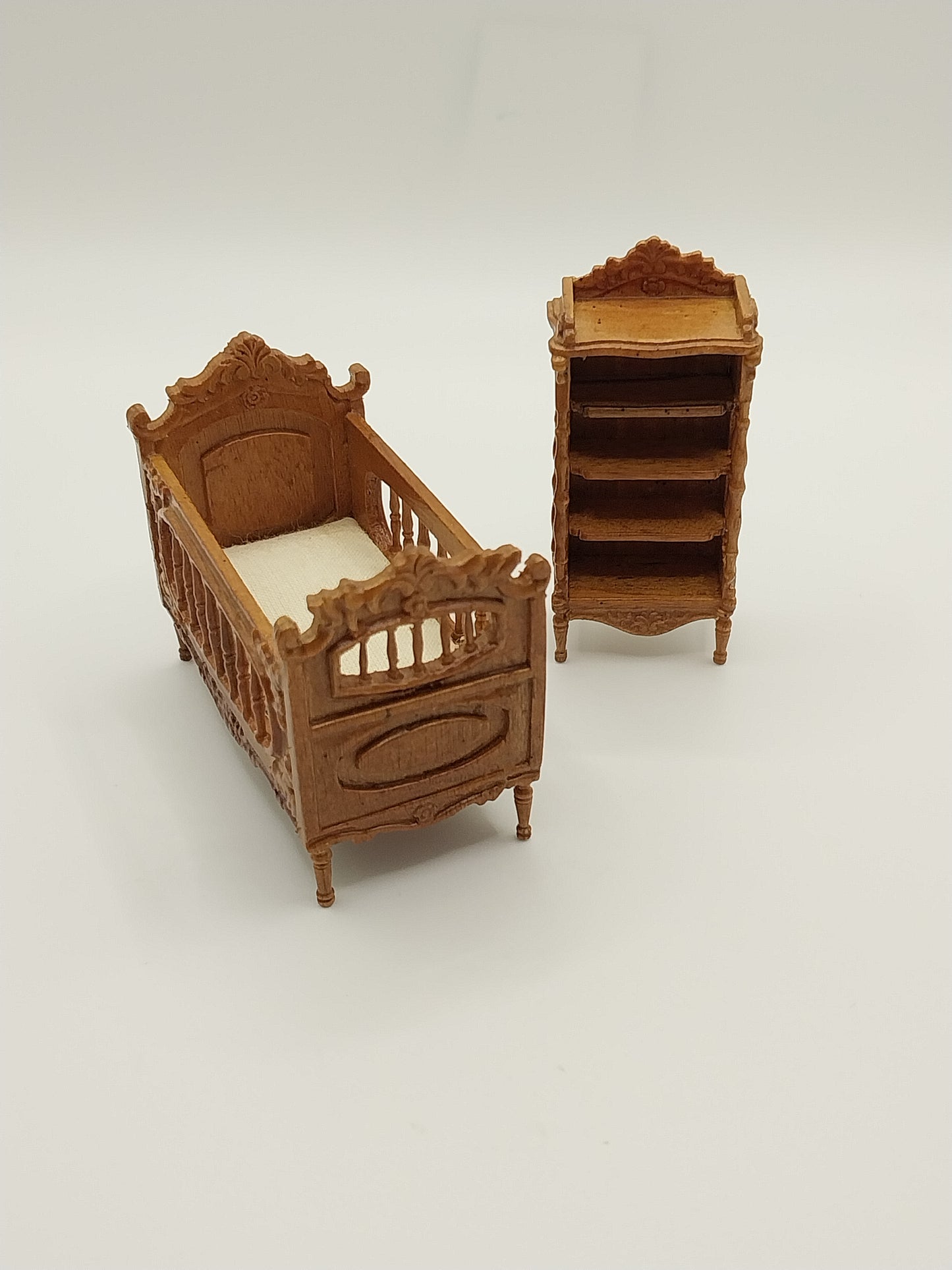 1/2" Scale Taft Crib & Toy Shelf, FW