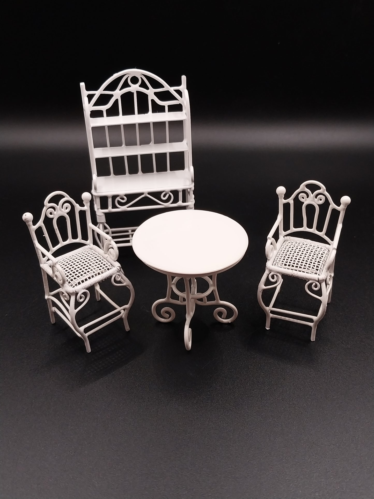 1/2" Scale White Iron Wicker Kitchen Set, 4pc