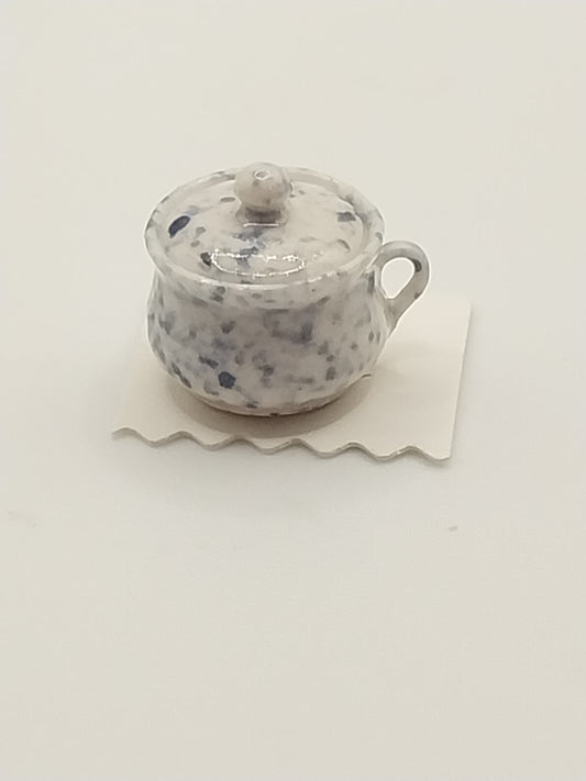 1/2" Scale Chamber Pot with Lid, Splatterware