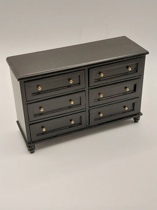 Ashley Dresser, Ebony