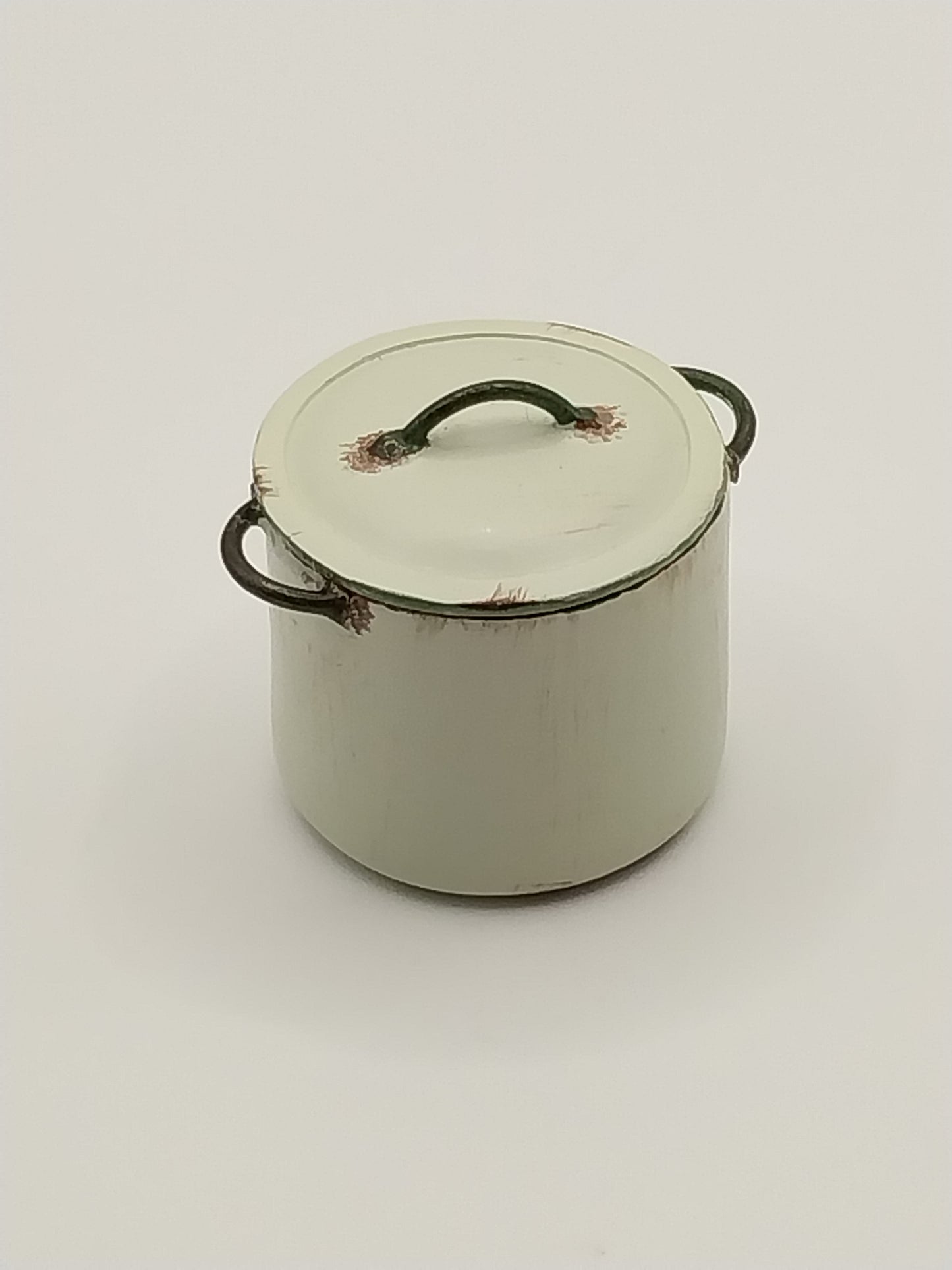 Stock Pot With Lid, Beige