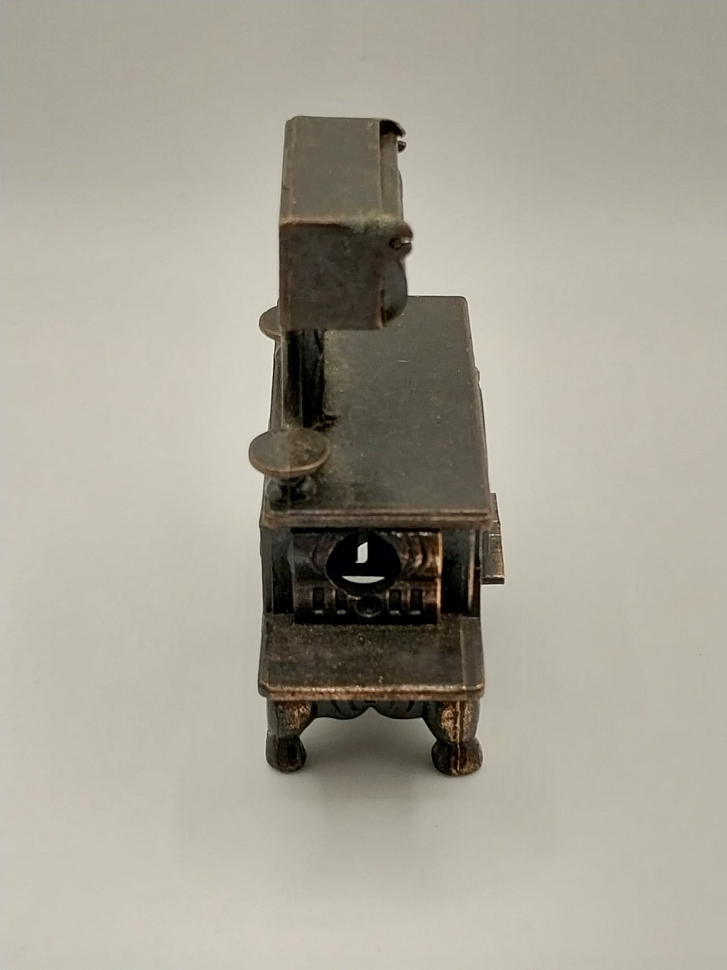 1/2" Scale Vintage Stove, Black & Copper