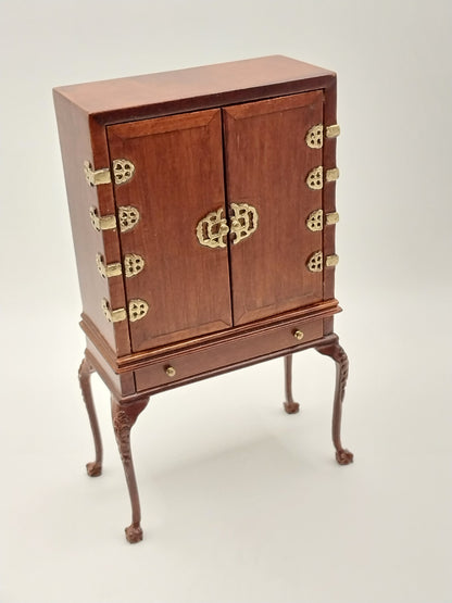 CPM0871, Apothecary Chest On Stand, NWN