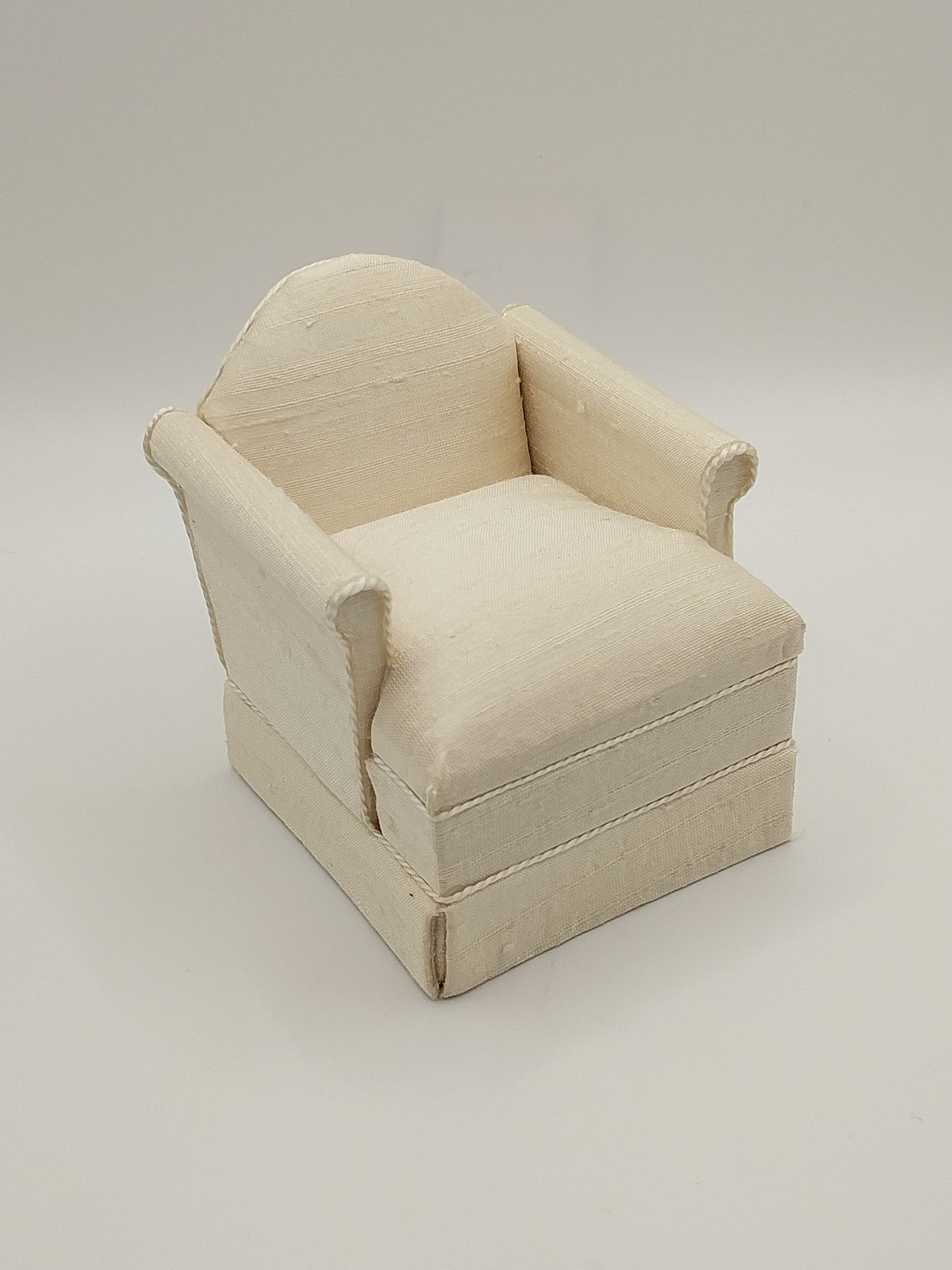 Camel Back Chair, Cream