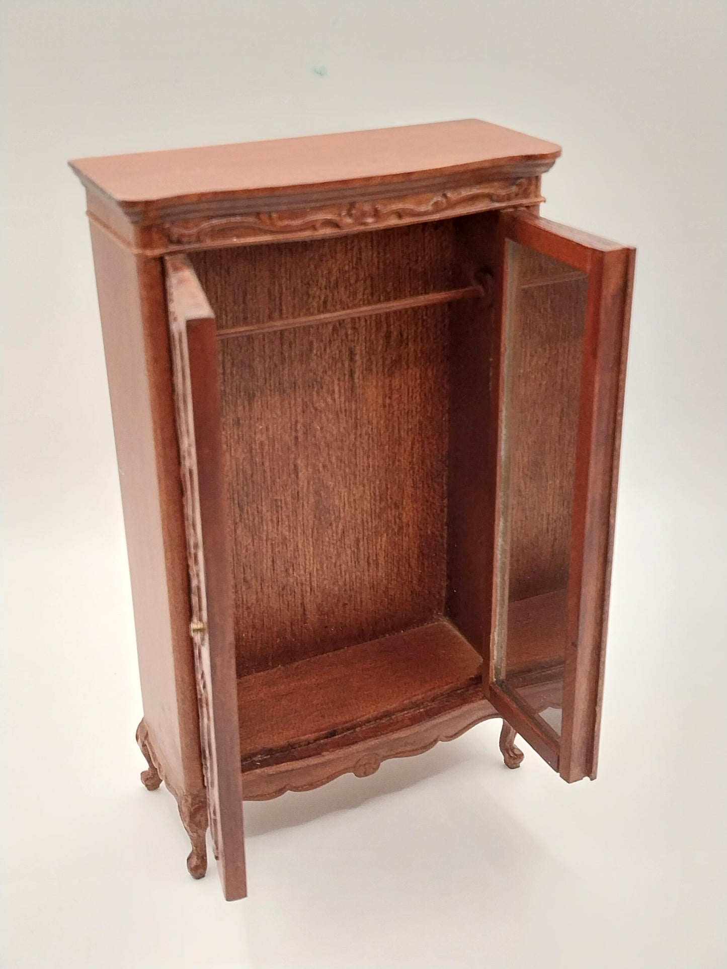 CBB573, Armoire, NWN