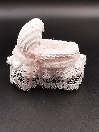 1/2" Scale White Wicker Bassinett, Pink