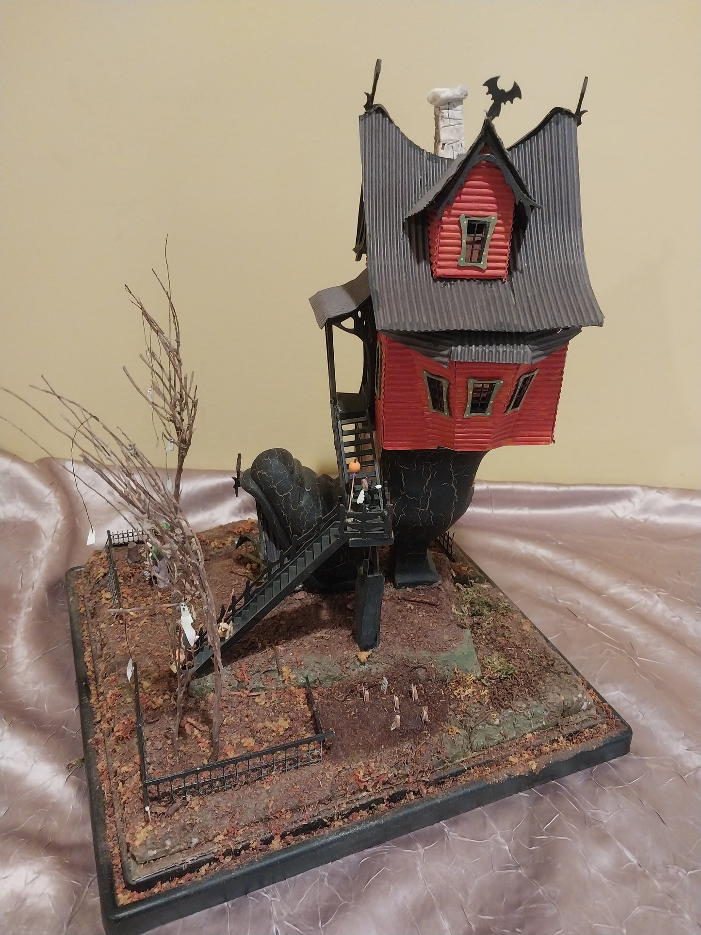 1/4" Scale Halloween Witches Shoe House