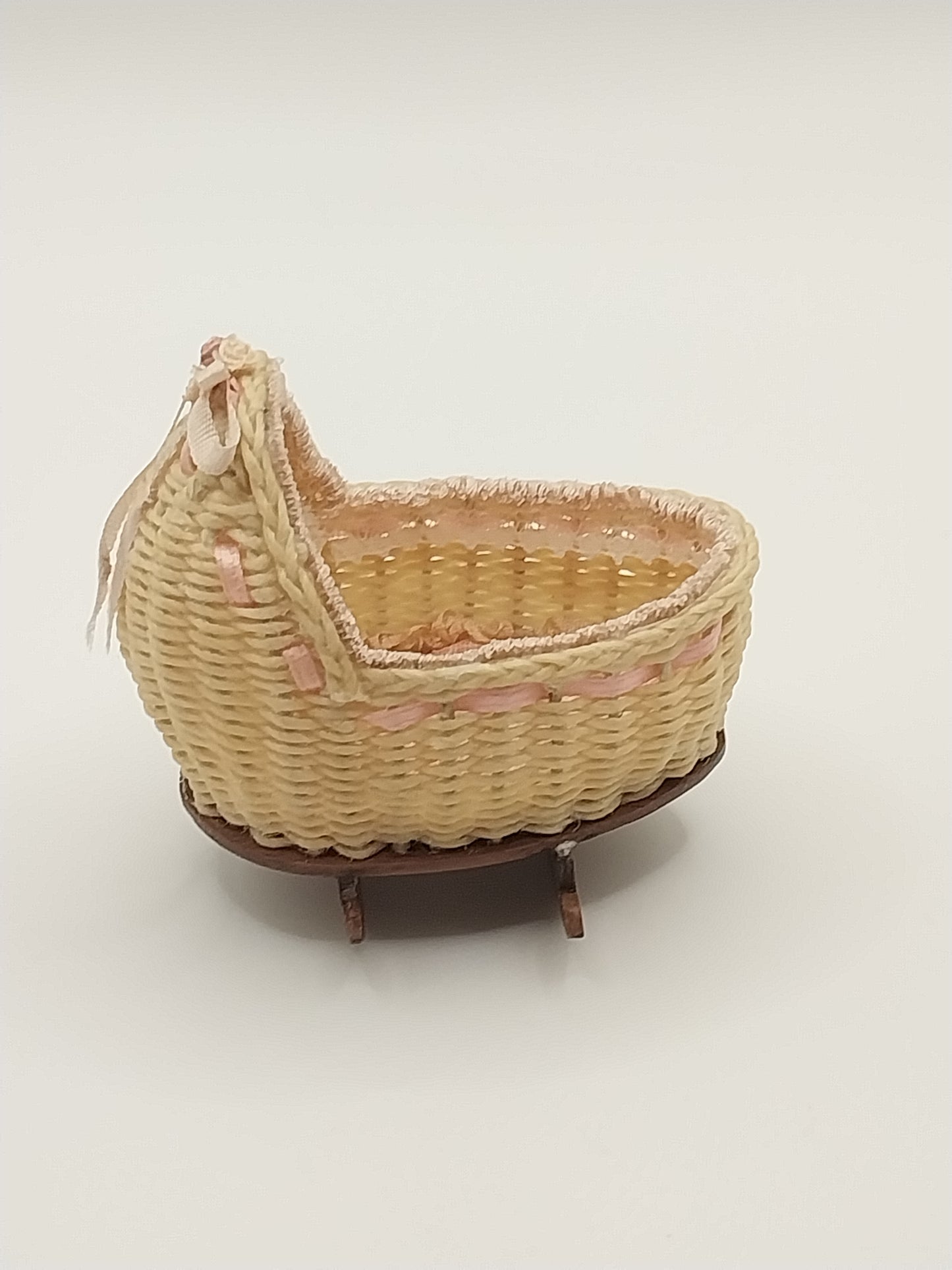 1/2" Scale Wicker Baby Bassinet, Natural