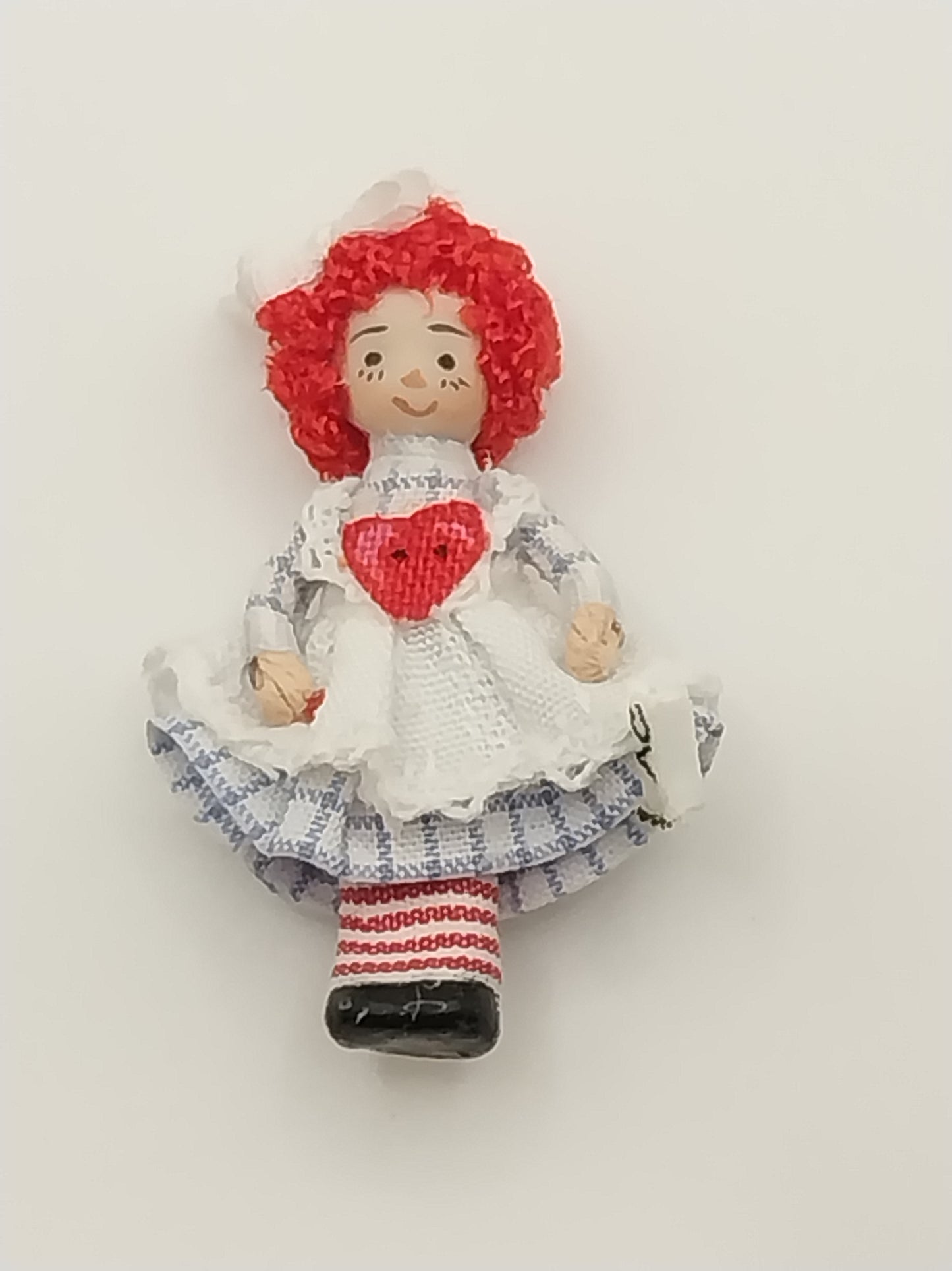 CBB668, Wee Raggedy Ann Doll with Heart