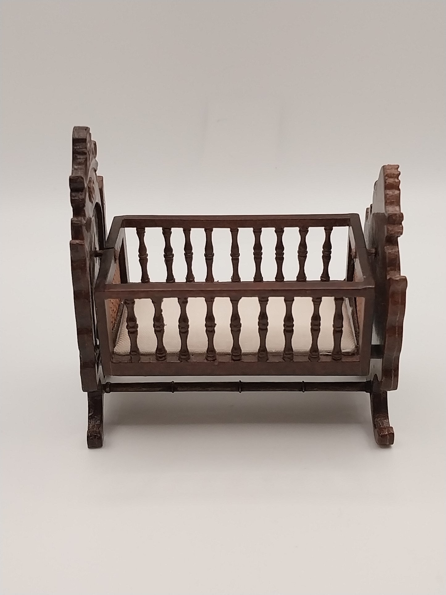 Taft Cradle, Walnut