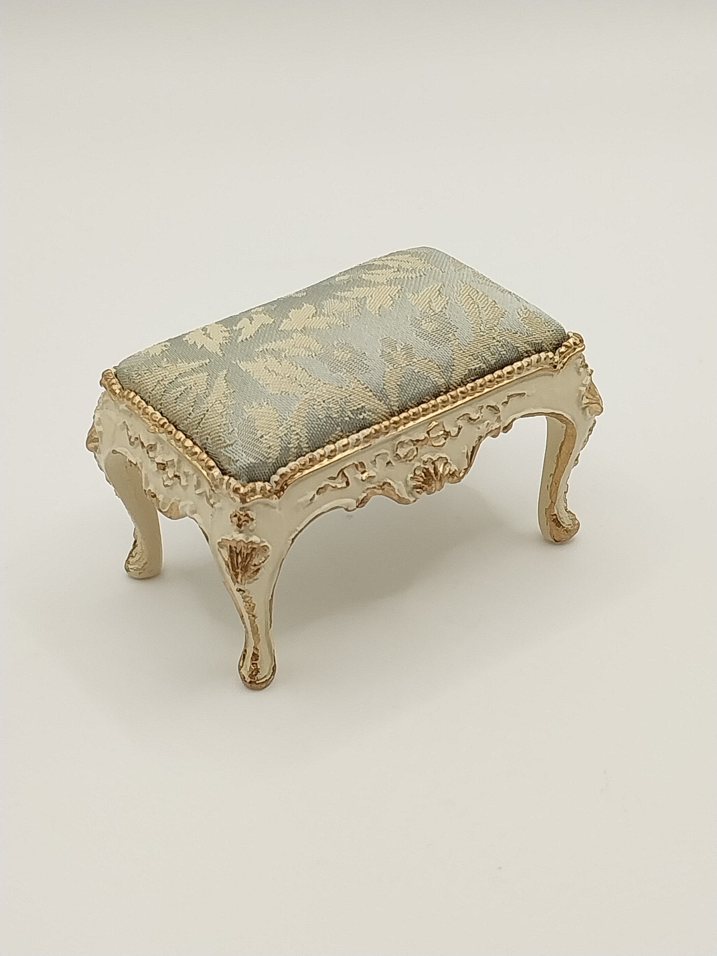 CBB763B, Louis XV Settee & 2 Chairs, 22kt Gilt, Blue Damask