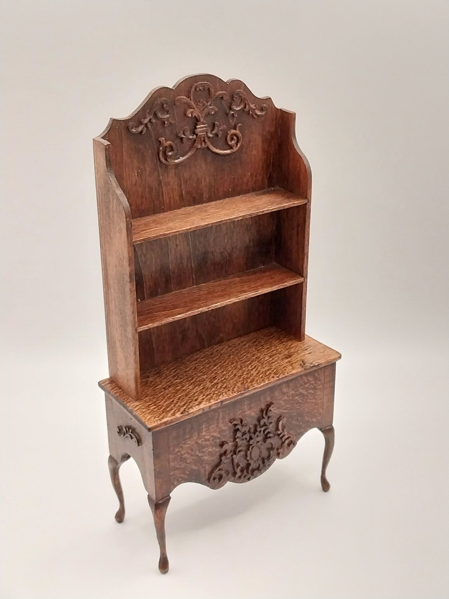 Petite Vaisselier French Country Hutch, Walnut