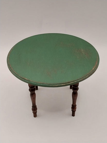 Farmhouse Table, Round, Shabby Green