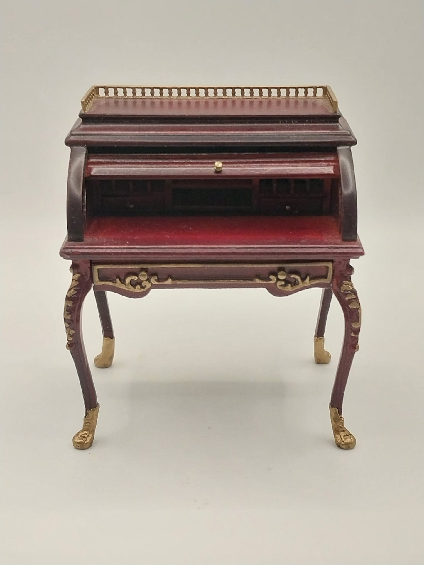 Rochelle Ladies Roll Top Desk, Mahogany & Gold