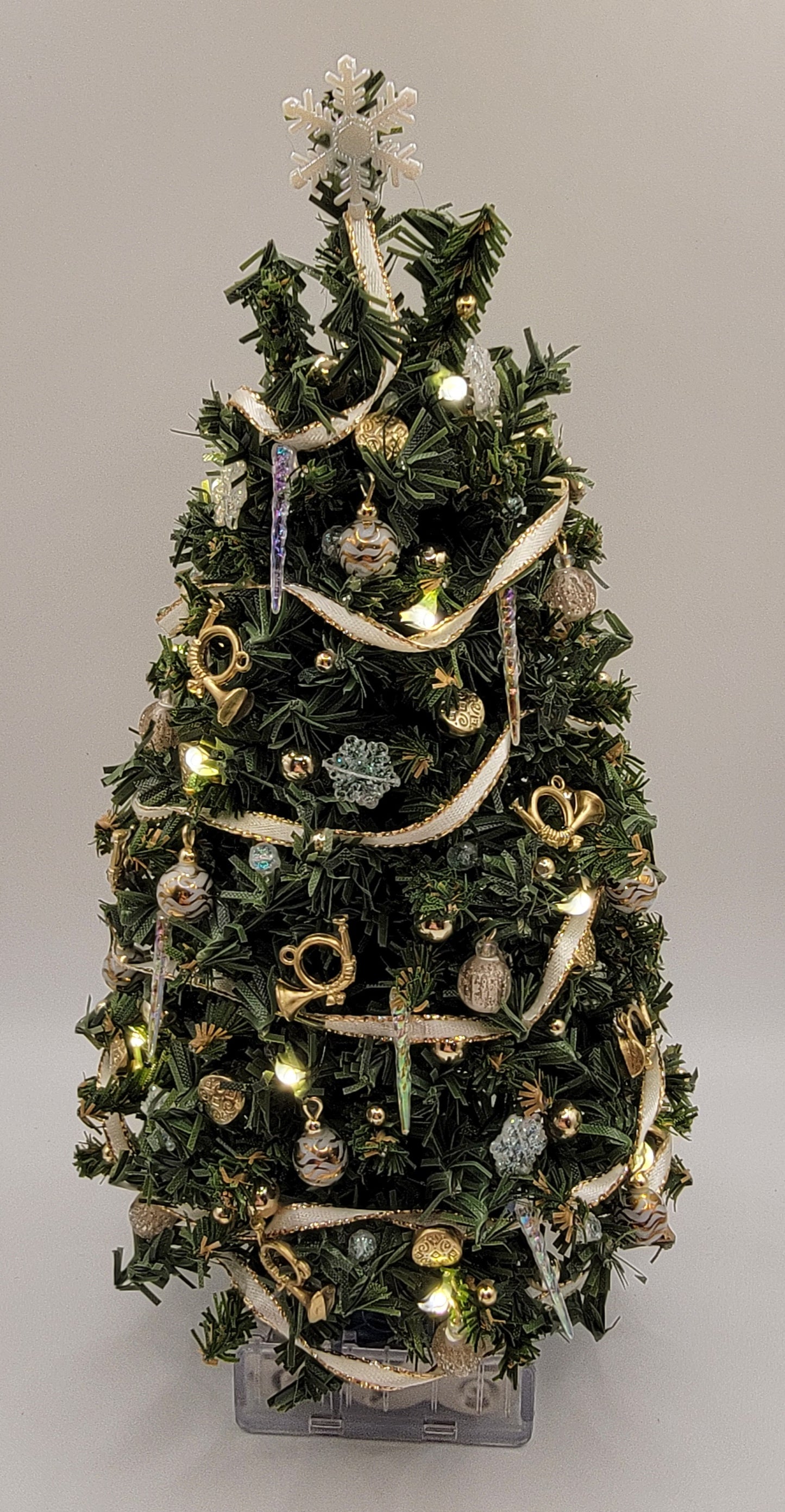 Working Christmas Tree, White & Gold Ornaments with Icycles