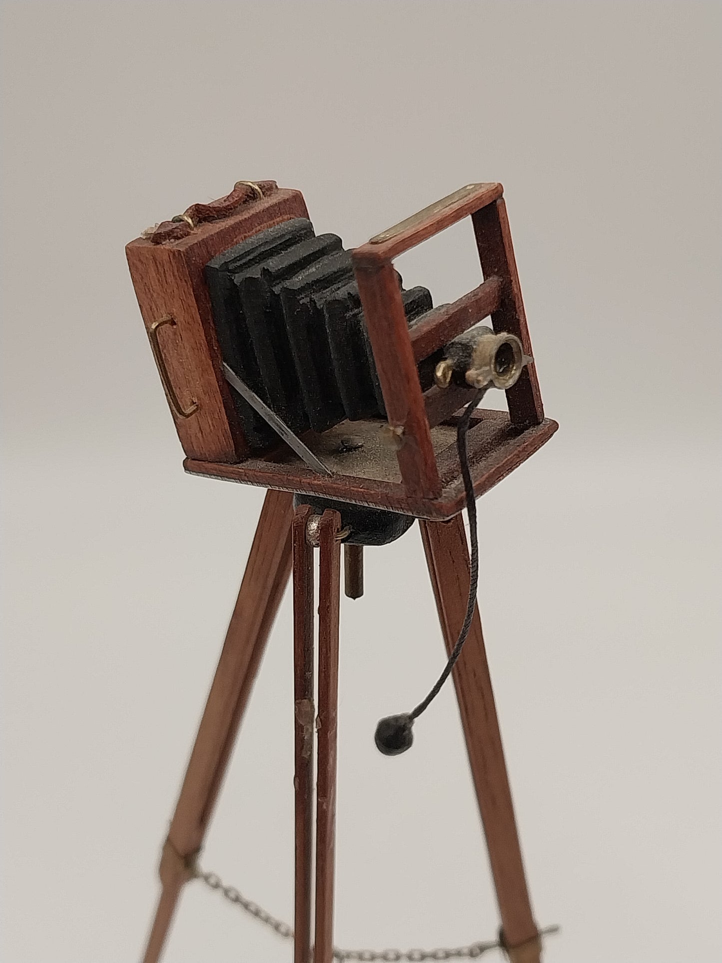 CTA538, Vintage Camera on Folding Tripod