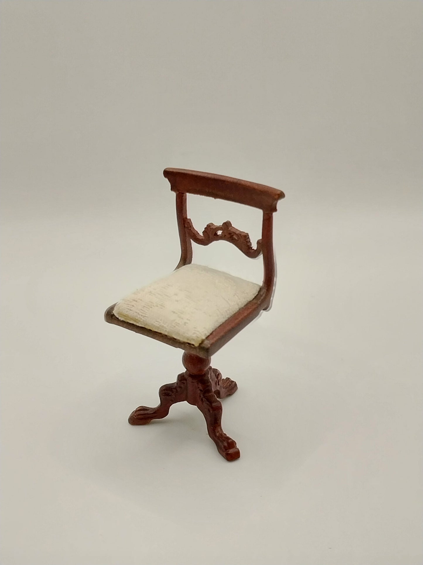 Palais Carved Harp with Chair, 2pc, Mahogany