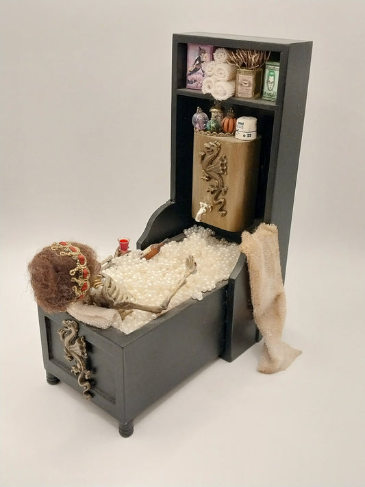 Halloween Murphy Tub with Skeleton