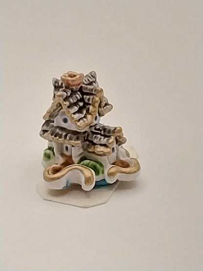 Gulliver Collection Set, Cottage Figurine