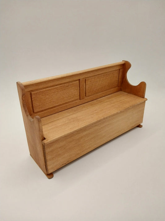 Colonial Settee With Box Bed