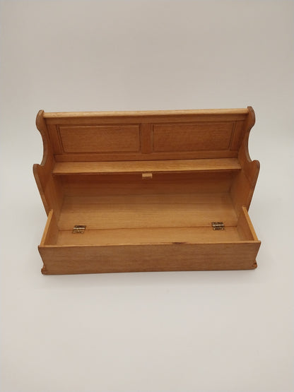 Colonial Settee With Box Bed